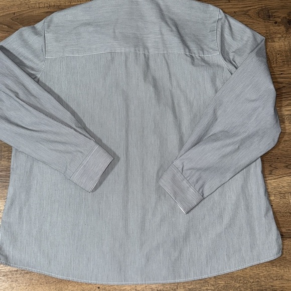 WRINKLE FREE Gray Button-Up Shirt - Picture 9 of 9